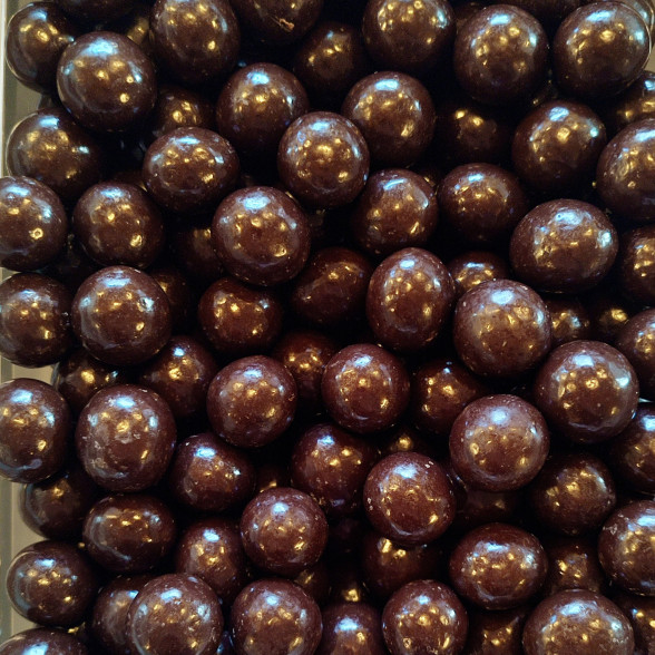 Lazdu rieksti tumšajā šokolādē, 100g